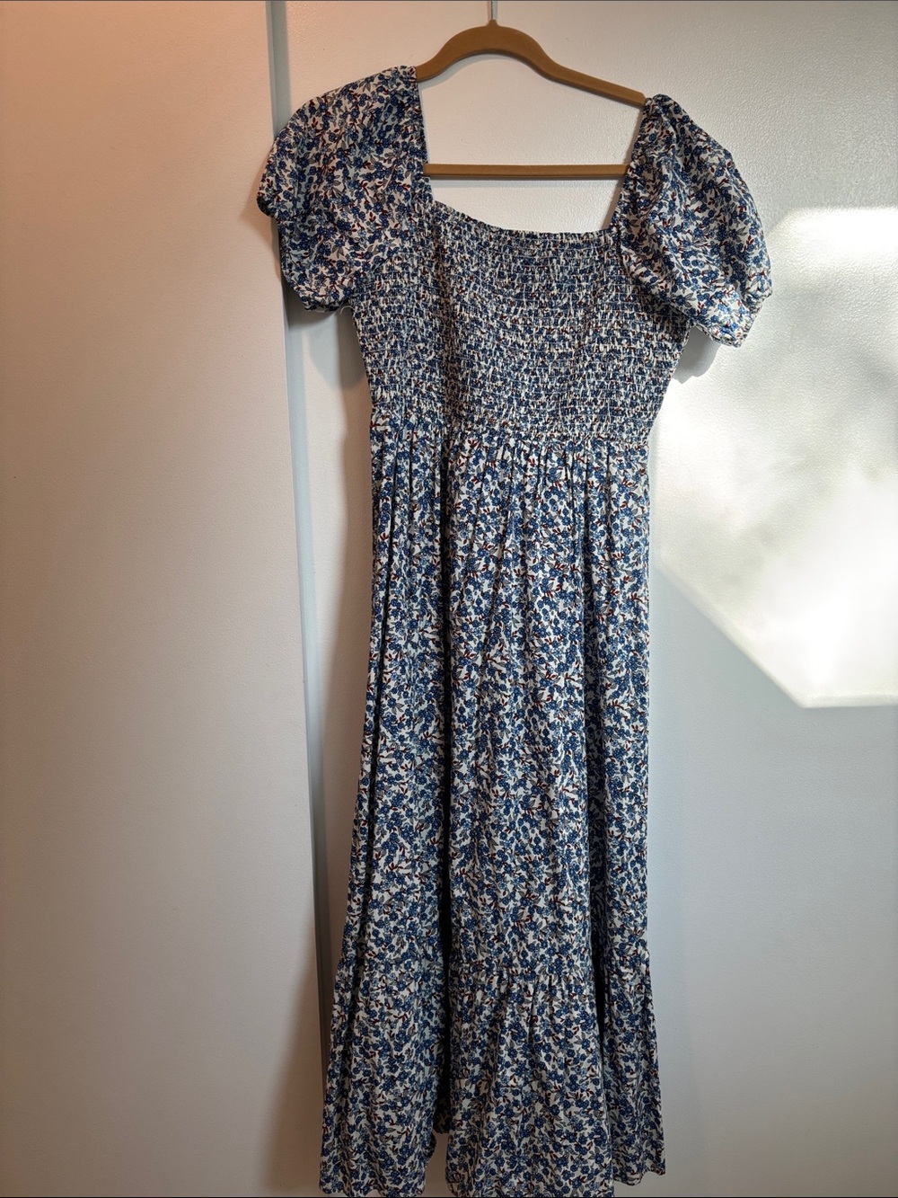 Smocked Puff Sleeve Floral Maxi Dress - Blue